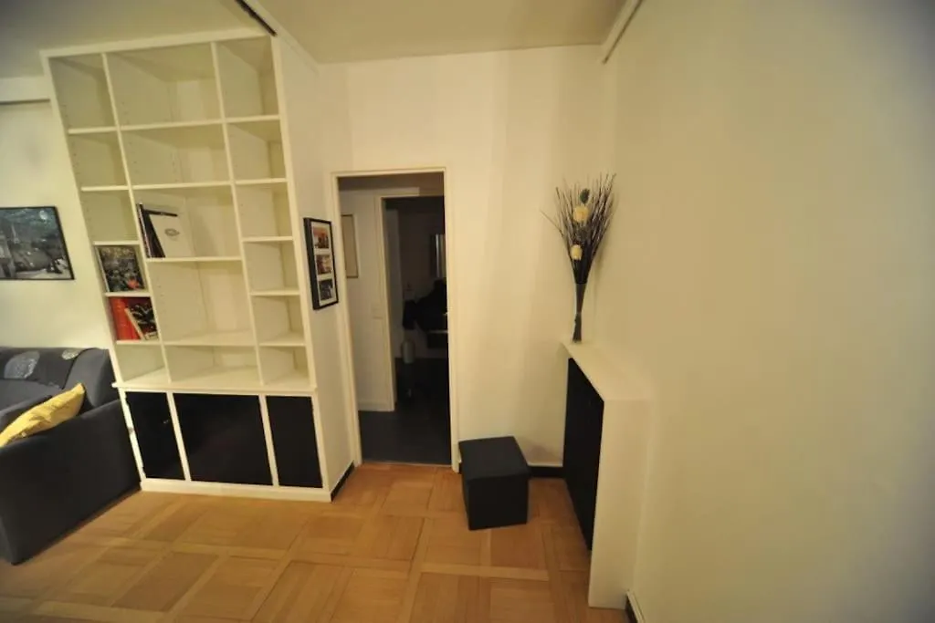 Paris 16 -Near Champs-Elysees 75M2 0*,  France