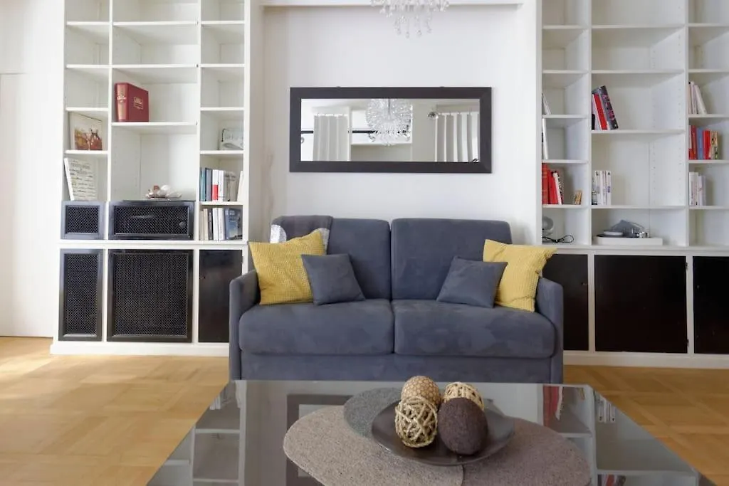 Paris 16 -Near Champs-Elysees 75M2