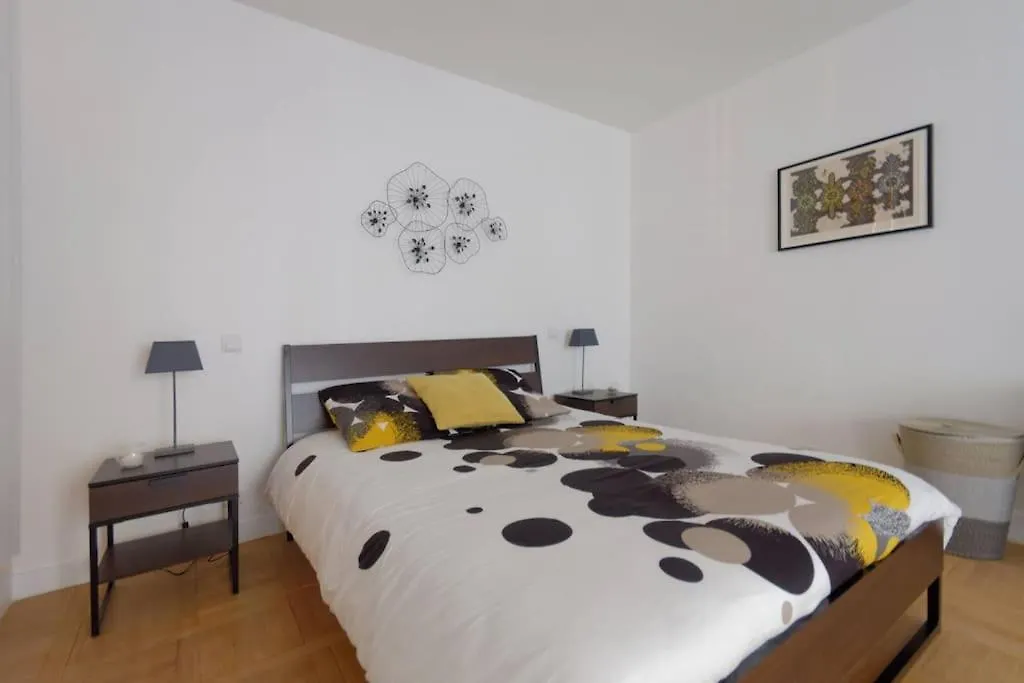 Paris 16 -Near Champs-Elysees 75M2 Apartment