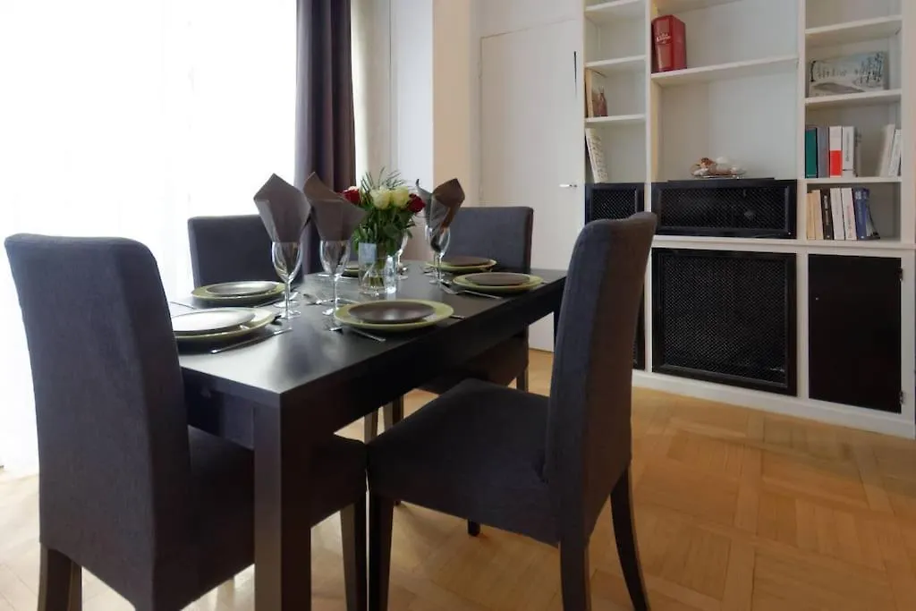 Paris 16 -Near Champs-Elysees 75M2 0*,  France