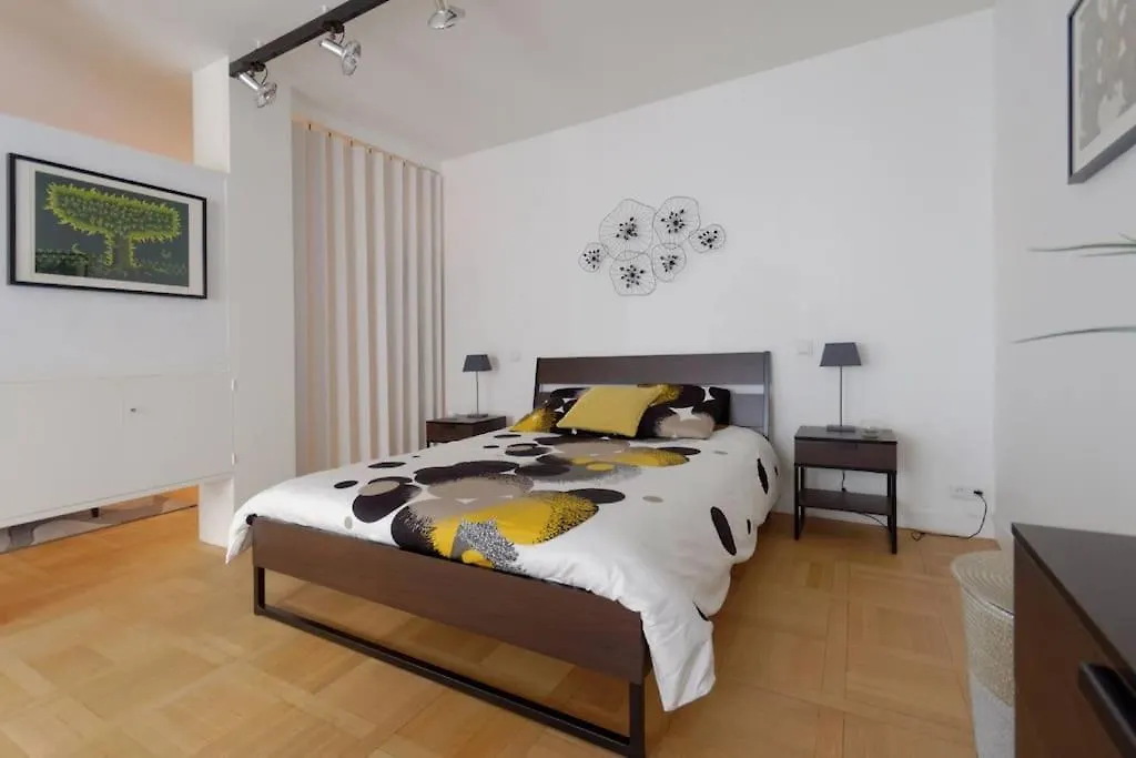 Apartment Paris 16 -Near Champs-Elysees 75M2 France