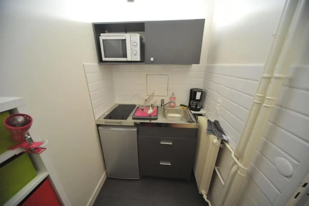 Paris 16 -Near Champs-Elysees 75M2 France