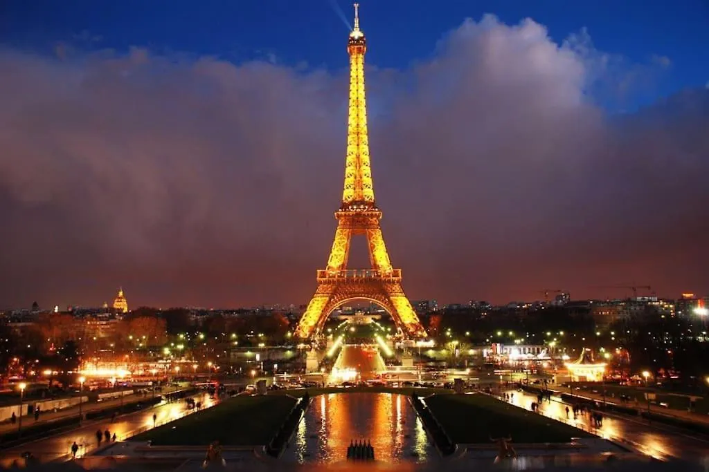 Paris 16 -Near Champs-Elysees 75M2 Apartment